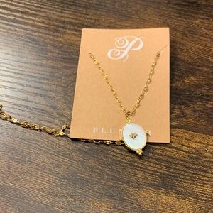 Plunder Gold & White Oval Star Necklace